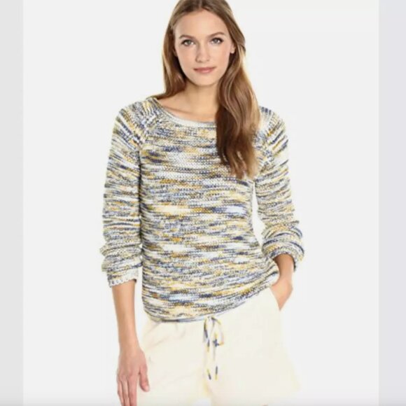 Cute and cuddly little Theory sweater! NWOT, XS